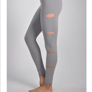 Jala Side Slit Leggings
